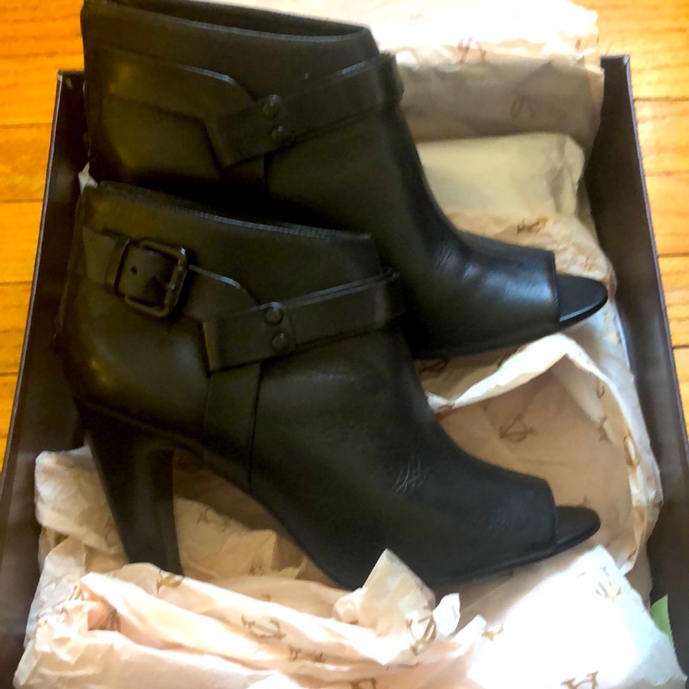 Vince Camuto Open toe boots